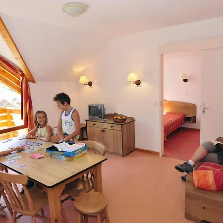 Goelia - Le Rond Point Des Pistes Apart Otel 3*